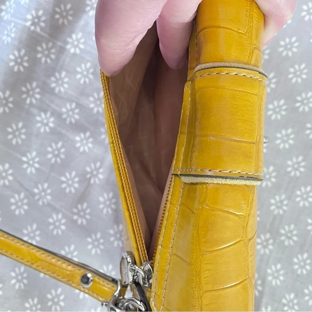 Vintage Kathy Van Zeeland Y2K Yellow Clutch Wristlet Heart Twee Indie Sleaze